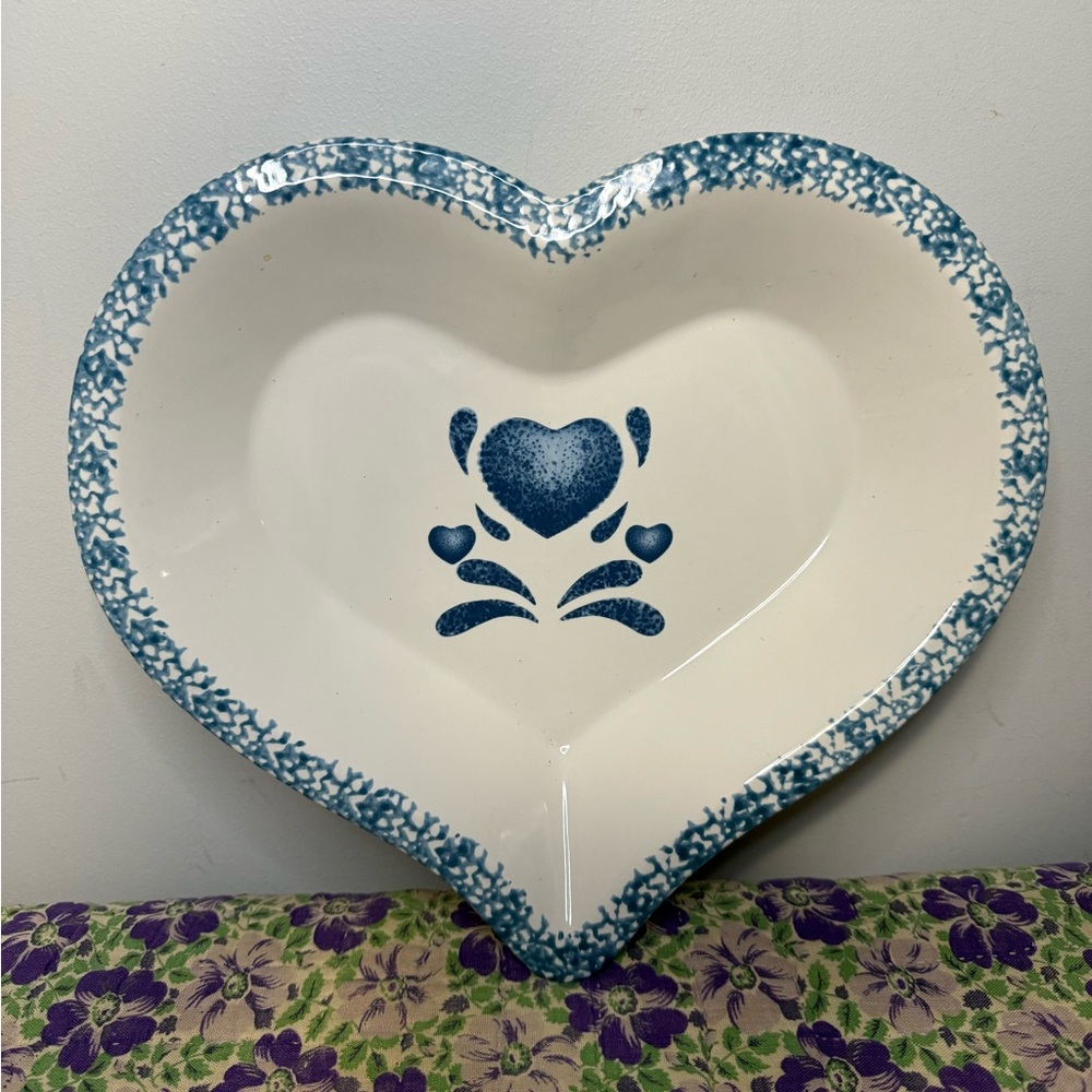 Vintage sponge paint heart shaped pie pan or serving dish